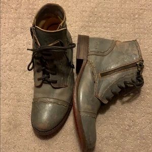 Bedistu size 9.5 Cobbler distressed blue boot